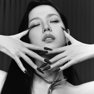 ジス（JISOO）のプロフィール写真